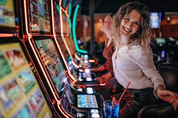 Arcade game betting interface showing table limits, payout odds, and live chat